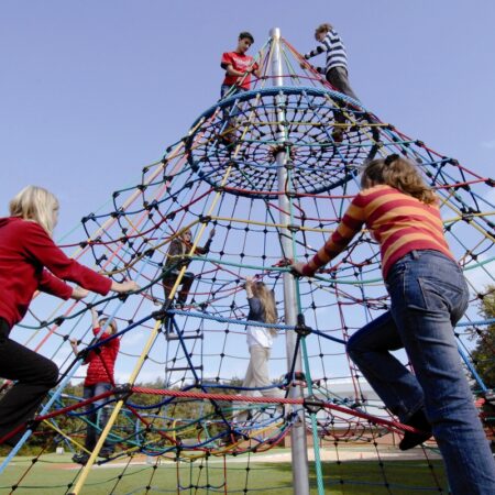 Studsmatta h. 7,5 m (fall height 2m)