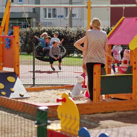 Lekställning för småbarn Paula