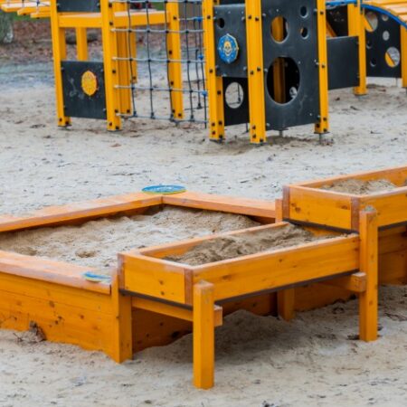 Sand- och vattenlek Mångformade sandlådor