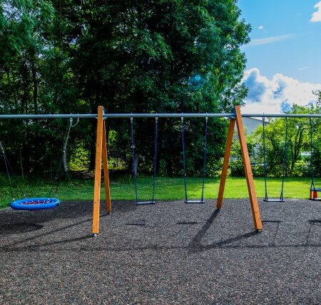 Gungställning Klockblomma 6 platser, stålfästen (utan säten och beslag)