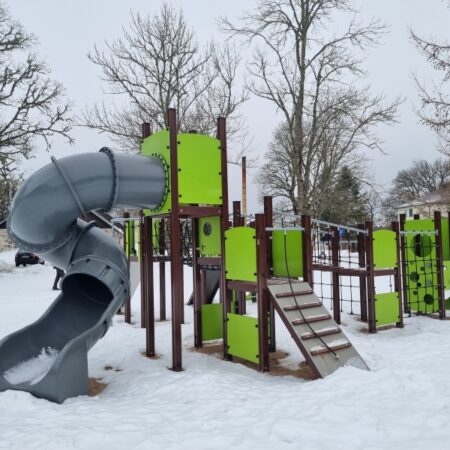 Lekställning Gorilla med tunnel